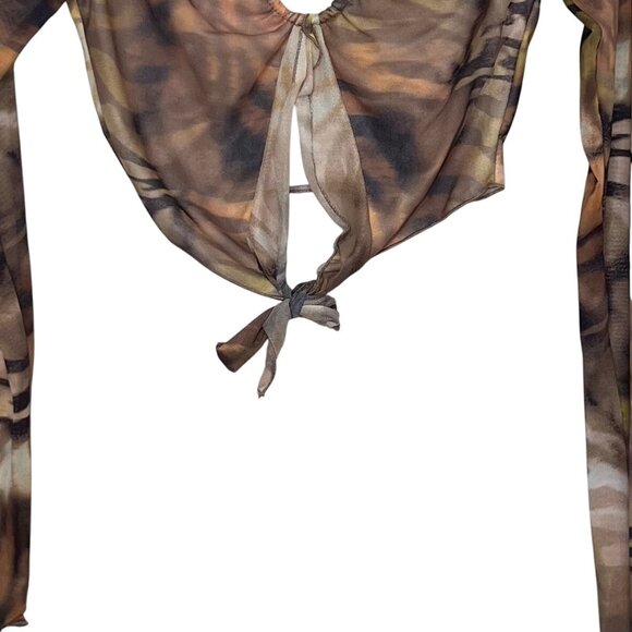 PrettyLittleThing Long Sleeve Cropped Shirt Womens Brown Size 2 Tie Abstract - Picture 4 of 8